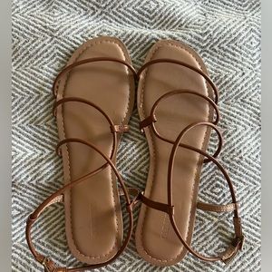 Old Navy tan sandals